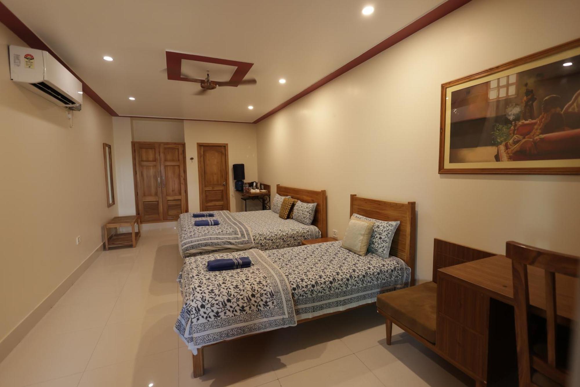 Mvt Guesthouse & Restaurant Vrindavan Exterior photo